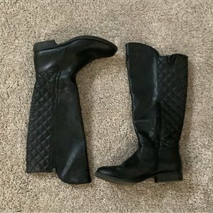 Size 8 black boots